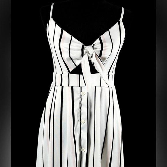 Cupshe Striped Tie-Front Midi Dress with Button-Down Skirt – Size Large - Picture 5 of 14